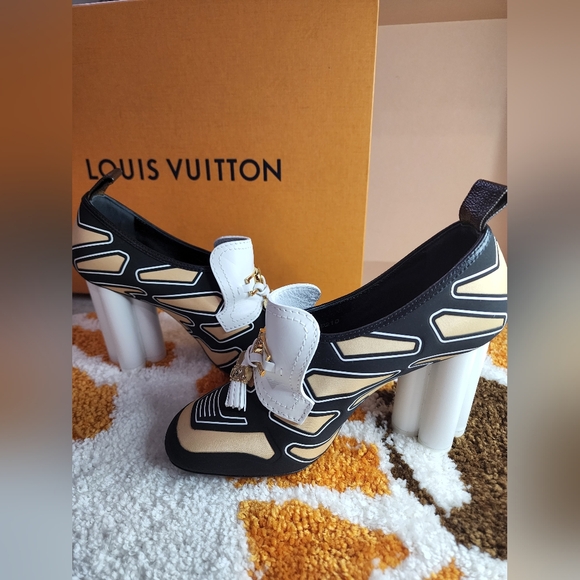 Louis Vuitton Calfskin Heels Loafers Rare 2020 Collection - Picture 3 of 13